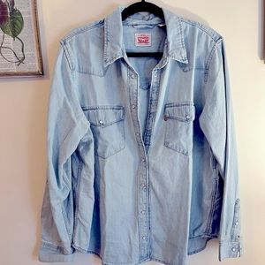 Levi’s Button Up Chambray Shirt - XL